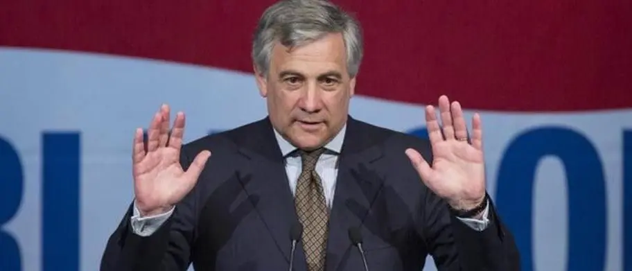 Regionali, Tajani: «La Calabria alla Lega». Poi smentisce: «È stato un refuso, tocca a Fi»