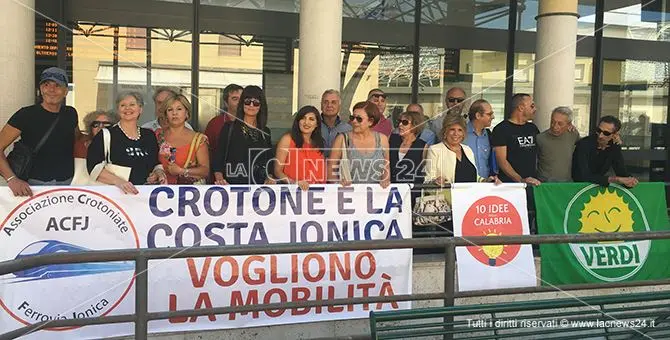 Treni calabresi nel caos: «Frecciargento Sibari-Bolzano? Mossa elettorale»