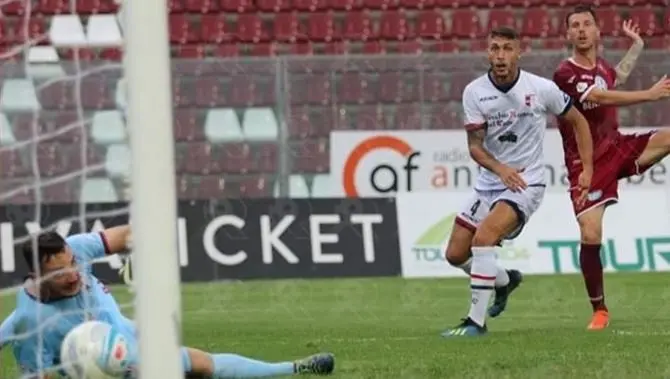 Basta un gol per tempo, la Reggina si aggiudica il derby con la Vibonese