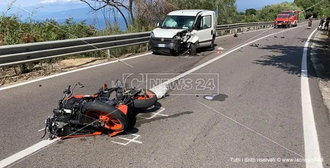 Scontro furgone-moto a Vibo, clinicamente morto il 18enne coinvolto