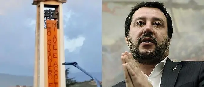 Cosenza, il vangelo secondo Matteo in contrapposizione all'arrivo di Salvini