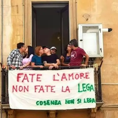 Protesta anti Salvini, la Questura di Cosenza dice No. Ma il corteo si farà