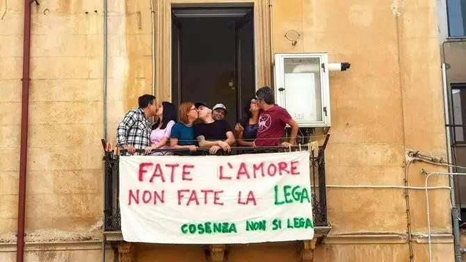 Protesta anti Salvini, la Questura di Cosenza dice No. Ma il corteo si farà