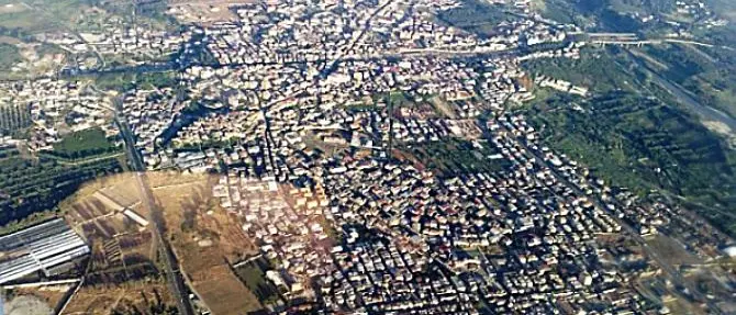 Due intimidazioni a Gioia Tauro nella notte, il sindaco: «La città reagisca»