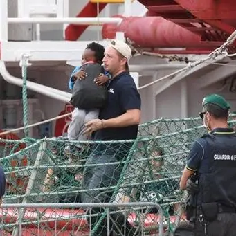 Ocean viking, sbarcati a Messina i 182 migranti