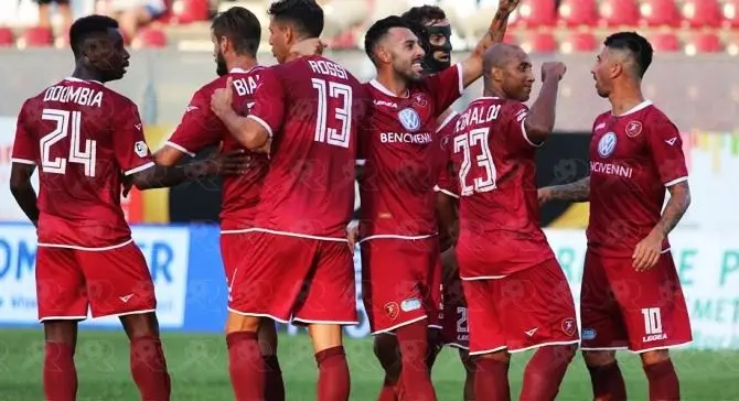 Reggina indenne sul campo della capolista. Pari convincente a Terni