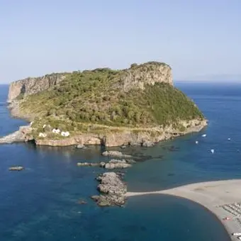 Isola di Dino, ambientalisti in campo per la pulizia dei fondali