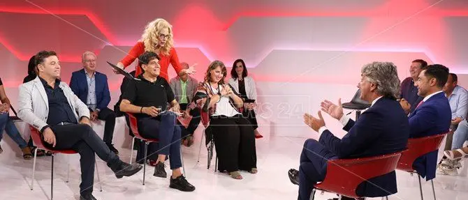 La politica torna tra le fiamme di Perfidia: ecco la prima puntata