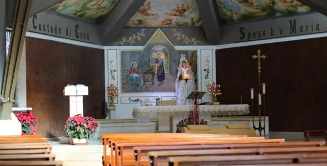 Tenta di stuprare una donna in chiesa, arrestato 34enne