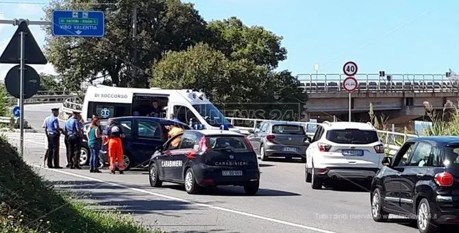 Scontro tra due auto a Vibo Marina, donna finisce al pronto soccorso