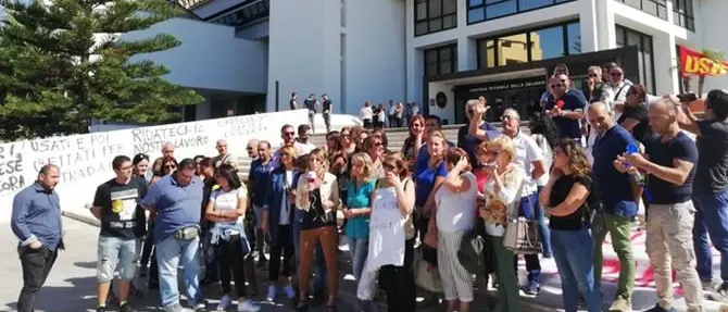 Reggio, i precari della sanità manifestano al Consiglio regionale