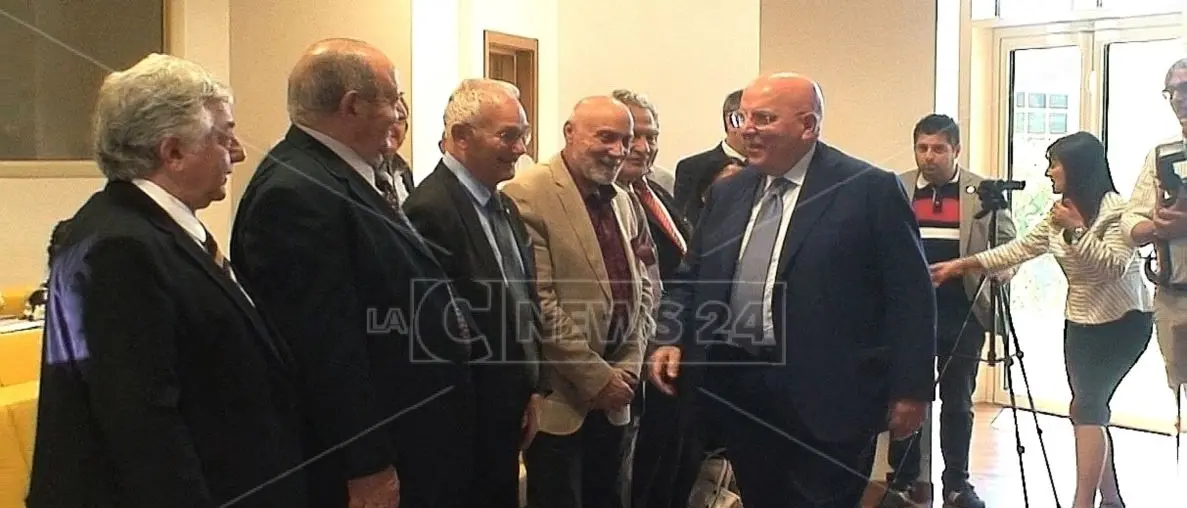 Oltre 2milioni i calabresi nel mondo, Oliverio: «Sono una grande risorsa»