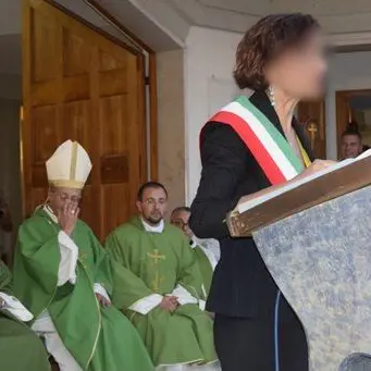 Pulpito in chiesa vietato ai sindaci, la Diocesi spiega: «Facevano politica»