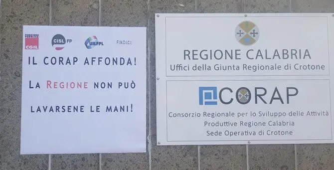 Il Corap fa crack: partono i licenziamenti. Rischio stop depuratori, allertati i prefetti