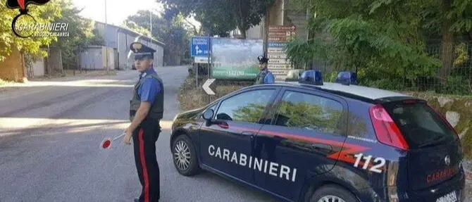 Fuggono all'alt e minacciano i carabinieri, due arresti nel Reggino