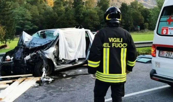 Auto travolta da un carico di legna: dopo il 15enne Matteo muore anche sua madre