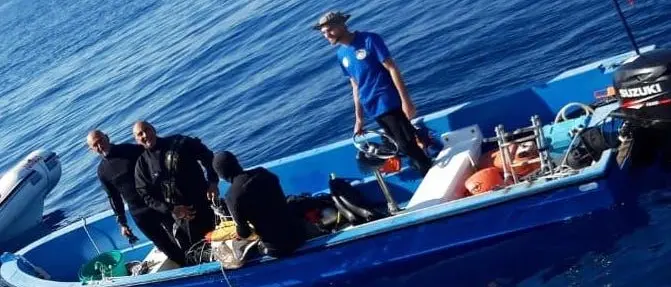 Amantea, la Capitaneria ripulisce i fondali dalle reti fantasma