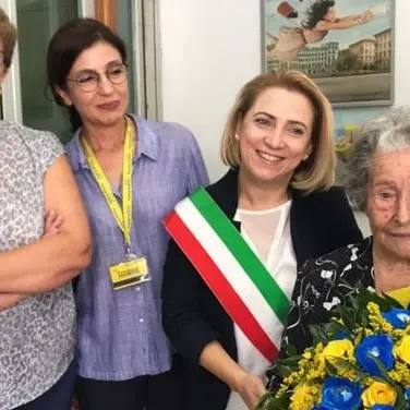 Caulonia, i 105 anni di nonna Maria. «Il mio segreto? Ho sempre lavorato»