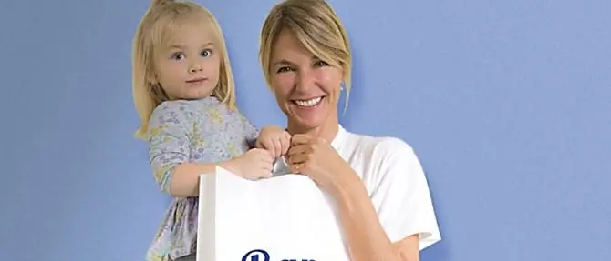 Torna il banco per l’infanzia per donare pannolini e biberon a bimbi in difficoltà