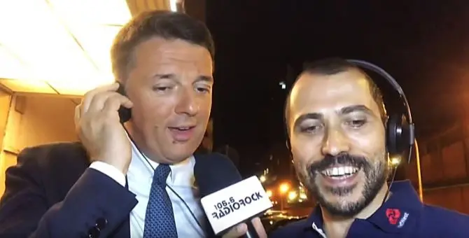 Renzi canta Rimmel e la dedica a Zingaretti: «Ci lasciamo con affetto»