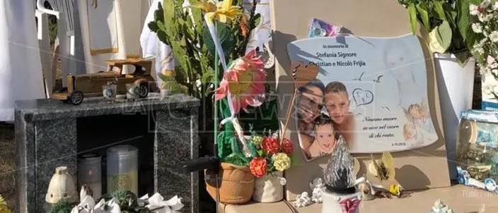 Un anno dalla tragedia di Stefania e dei suoi bimbi, papà Angelo: «Attendo ancora risposte»