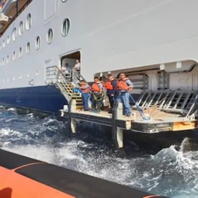 Colpito da infarto su nave da crociera, salvo grazie alla Guardia costiera