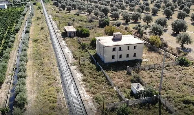 Viaggio nel casello fantasma di contrada Sant'Irene a Corigliano-Rossano