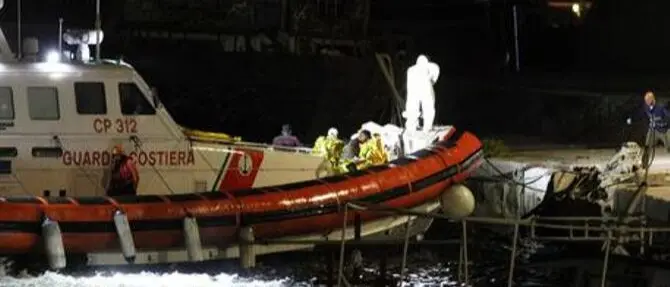 Migranti, naufragio davanti a Lampedusa: due i morti accertati