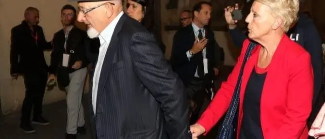 Fatture false, i genitori di Renzi condannati a un anno e nove mesi