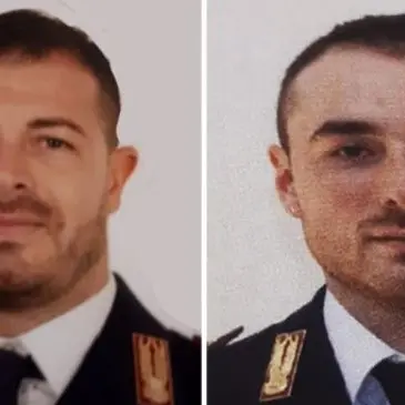 Agenti uccisi a Trieste, fiaccole accese a Catanzaro per Pierluigi e Matteo