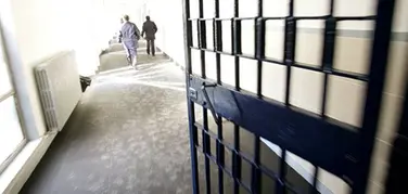 Carcere di Cosenza, scoperto micro cellulare su un detenuto
