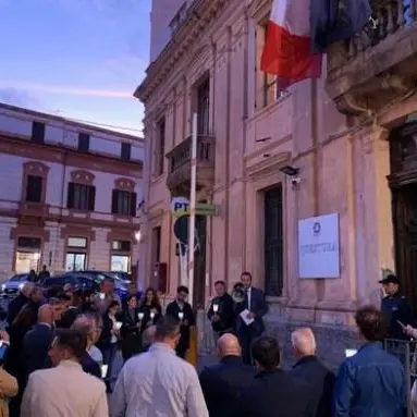 Catanzaro omaggia i due agenti uccisi: «La città è vicina alle loro famiglie»