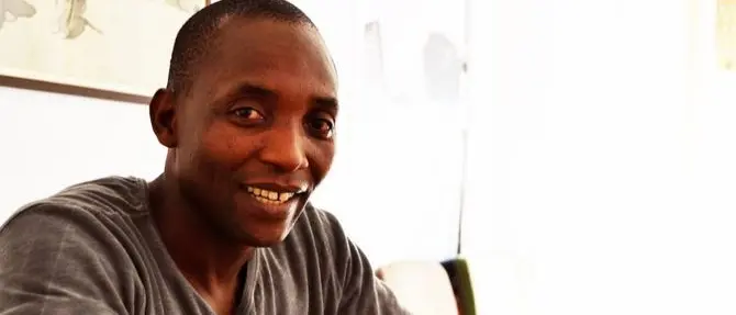 «Tu sali davanti o non entri nel taxi»: il sindacalista Soumahoro vittima di razzismo