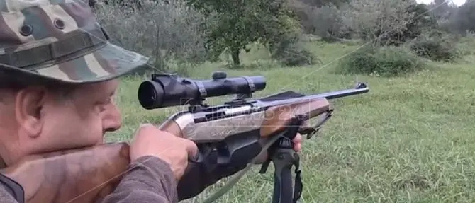 Una giornata con il cecchino della Regione che ha già ucciso cento cinghiali