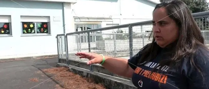 Lamezia, la protesta delle famiglie rom contro le scuole ghetto