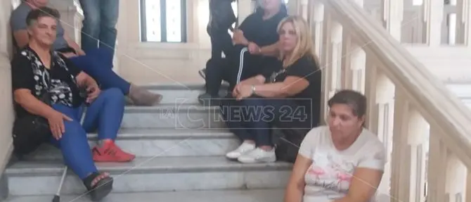 Protestano al Comune i cittadini di Reggio Calabria per il diritto alla casa