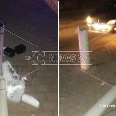 Rifiuti, a Cosenza vandalizzato l'impianto di videosorveglianza