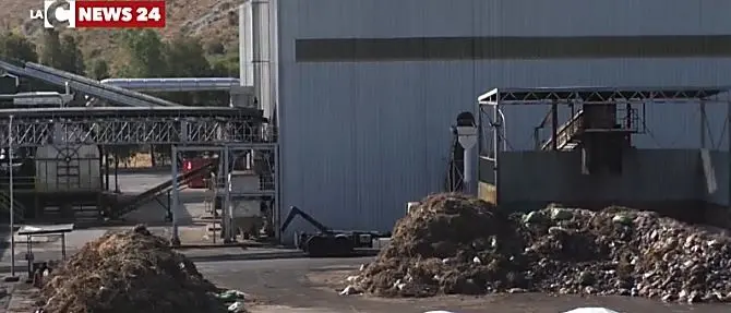 Caos rifiuti: Reggio ferma al palo, Cosenza verso la normalizzazione