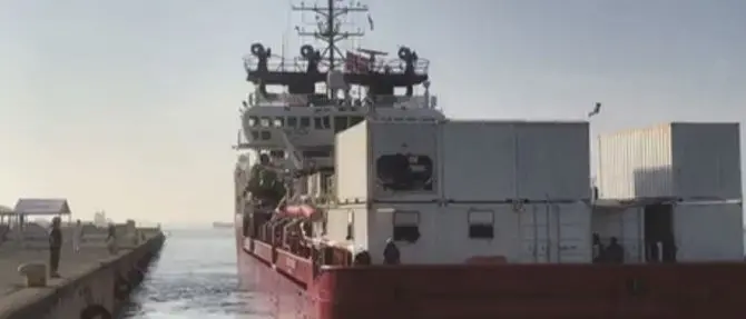 Ocean Viking, i 176 migranti soccorsi sbarcheranno a Taranto