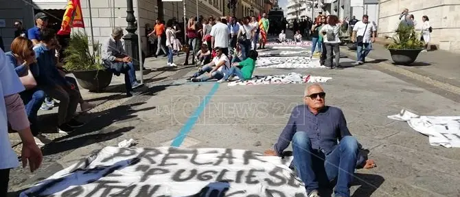 Sanità, il dramma dei precari licenziati: nuova protesta a Catanzaro