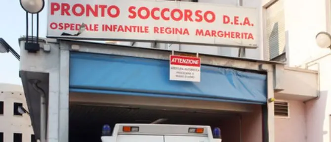Colpito da un vaso mentre gioca nel cortile, muore bimbo di tre anni