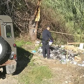 Cosenza, bruciano materiale plastico: denunciati dai carabinieri