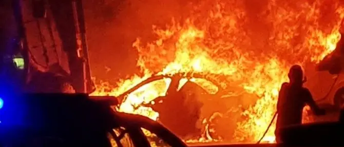 Incendio auto ex assessore Catanzaro, individuati gli autori