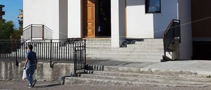 Omicidio a Lamezia Terme, ucciso ex agente di polizia penitenziaria: c'è un sospettato