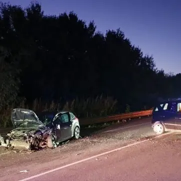Scontro tra auto a Isola Capo Rizzuto lungo la statale 106, due feriti