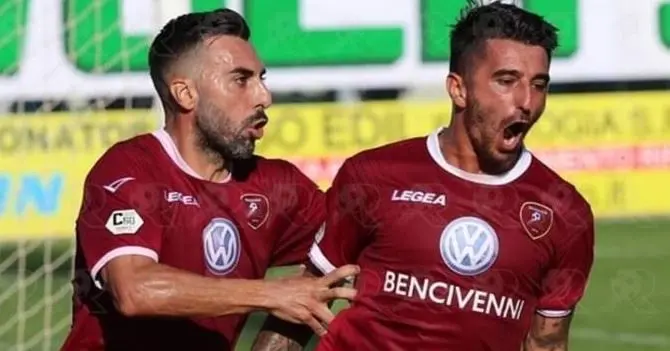 La Reggina espugna Monopoli e sogna la vetta della classifica