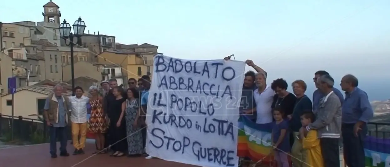 «Curdi “capatosta” come i calabresi», l’abbraccio della comunità di Badolato