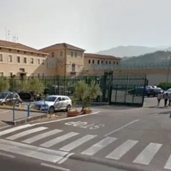 Utilizzavano i cellulari all’interno del carcere di Cosenza:\u00A0nove indagati\u00A0\n