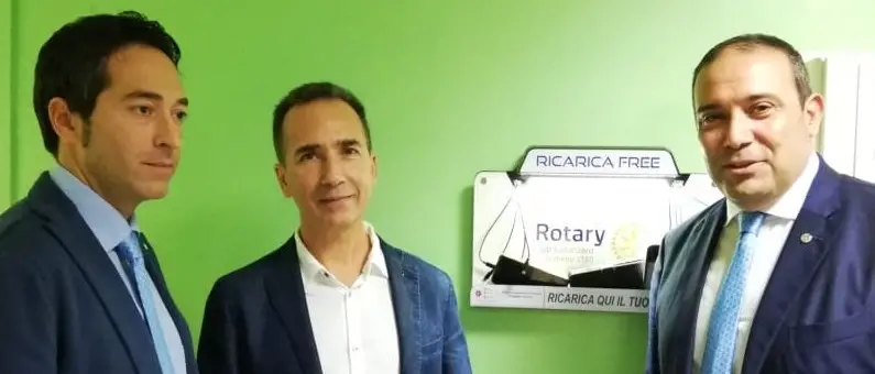 Telefono scarico in ospedale? Al Pugliese di Catanzaro c'è la ricarica free