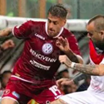 La Reggina asfalta il Picerno e si prende la vetta della classifica